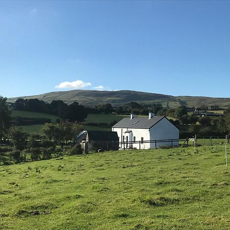 Mournes Family Cottage With Hot Tub Hilltown Esterno foto