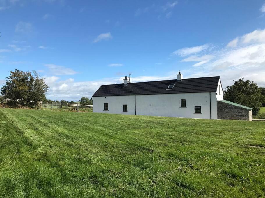 Mournes Family Cottage With Hot Tub Hilltown Esterno foto