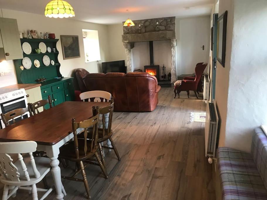 Mournes Family Cottage With Hot Tub Hilltown Esterno foto