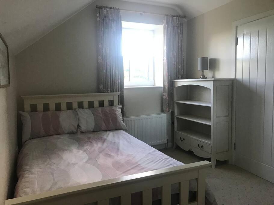 Mournes Family Cottage With Hot Tub Hilltown Esterno foto
