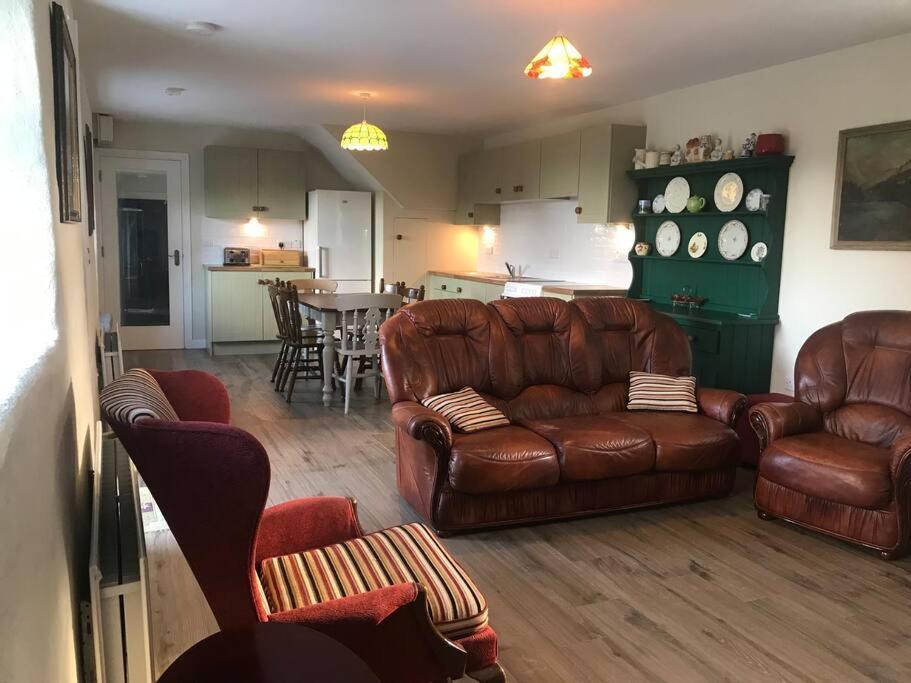 Mournes Family Cottage With Hot Tub Hilltown Esterno foto