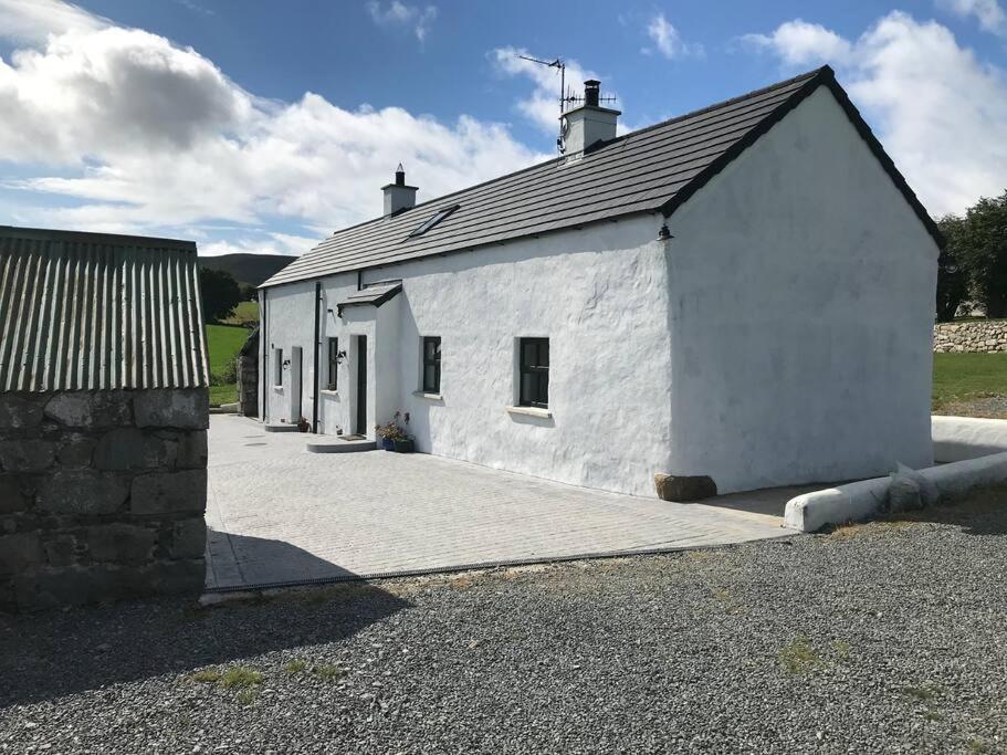 Mournes Family Cottage With Hot Tub Hilltown Esterno foto