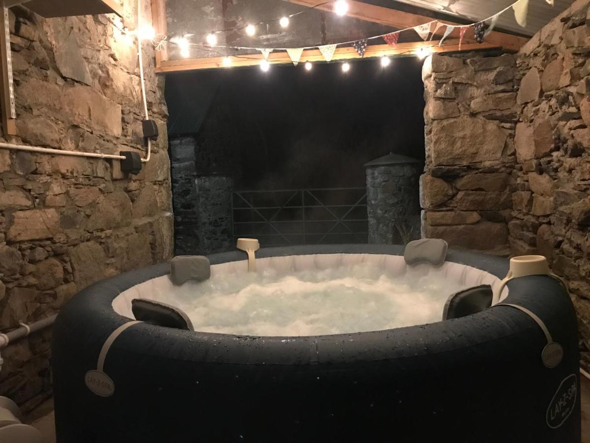 Mournes Family Cottage With Hot Tub Hilltown Esterno foto
