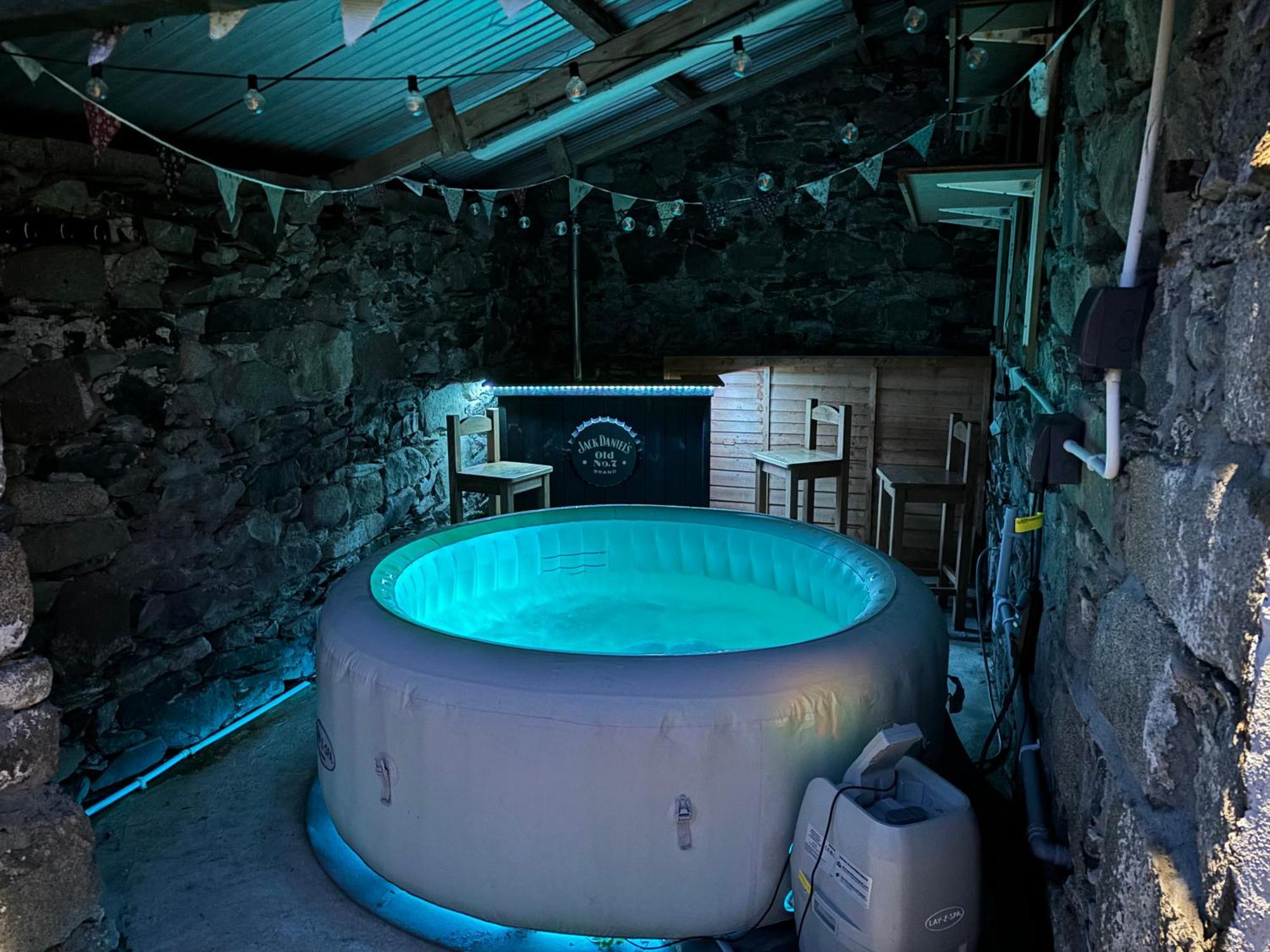 Mournes Family Cottage With Hot Tub Hilltown Esterno foto
