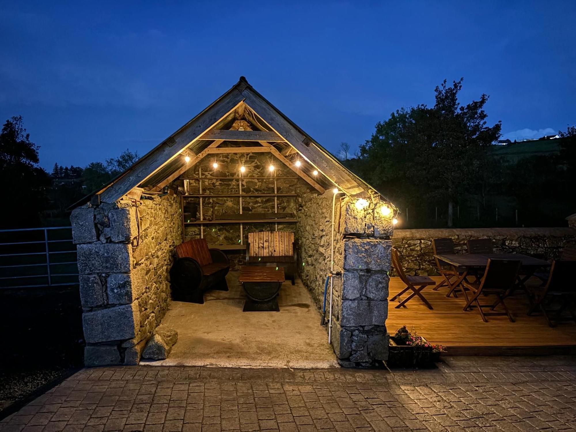 Mournes Family Cottage With Hot Tub Hilltown Esterno foto